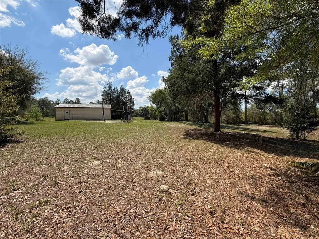 7690 SE 193rd Avenue Morriston FL 32668