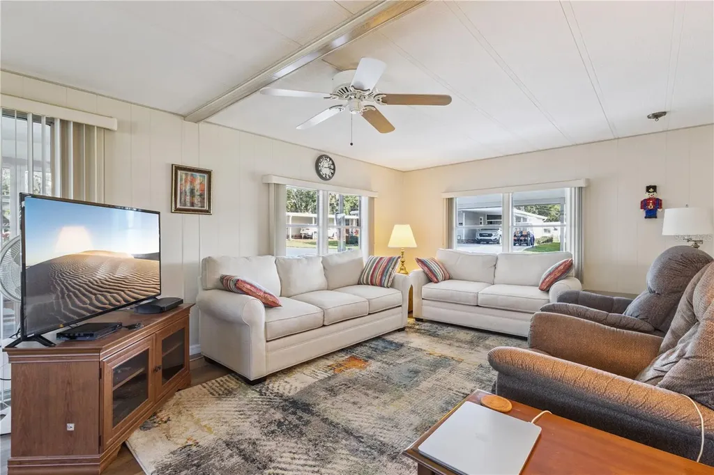 103 Poinsettia Leesburg FL 34748