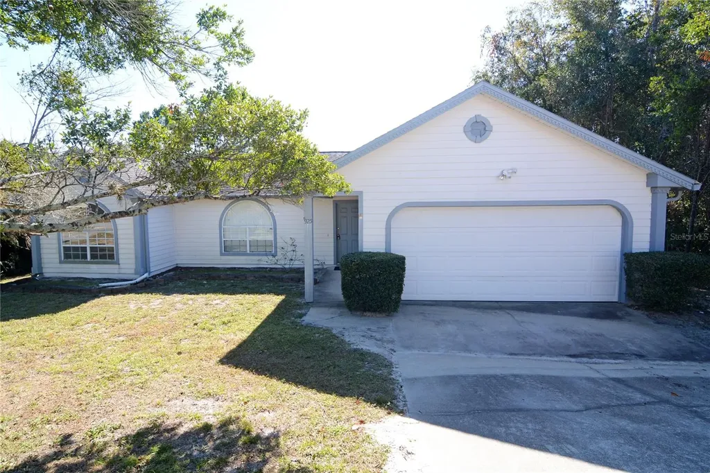 925 Elkcam Boulevard Deltona FL 32725