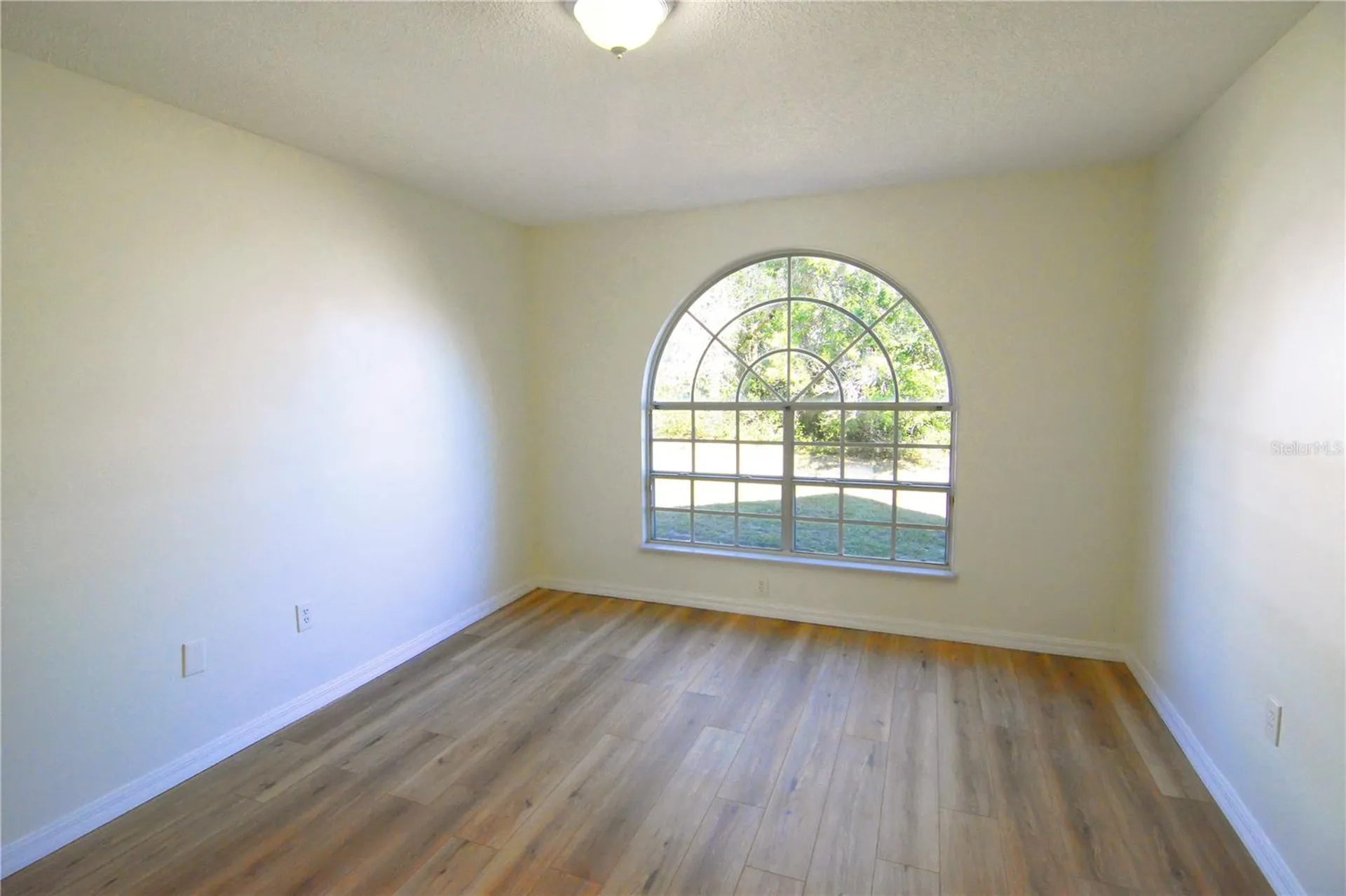 925 Elkcam Boulevard Deltona FL 32725
