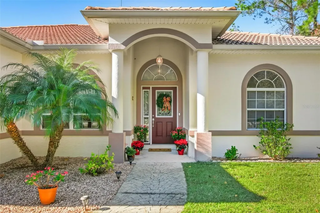 18 Pretoria Lane Palm Coast FL 32164