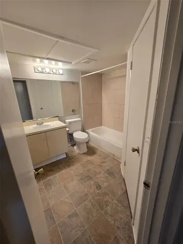 300 Lakepointe Drive Altamonte Springs FL 32701