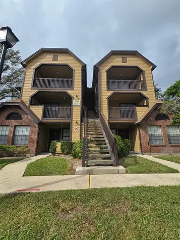 300 Lakepointe Drive Altamonte Springs FL 32701