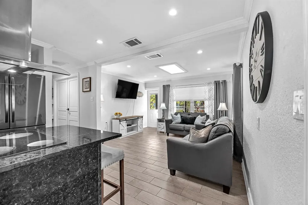 105 S Saint Cloud Avenue Valrico FL 33594