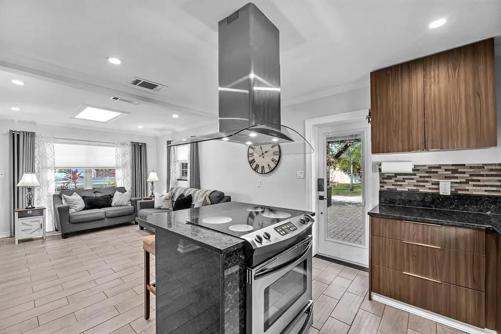 105 S Saint Cloud Avenue Valrico FL 33594