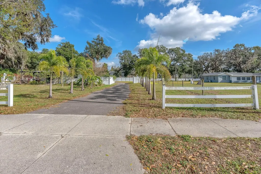105 S Saint Cloud Avenue Valrico FL 33594