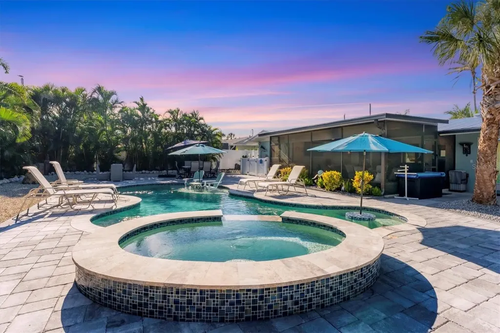 154 Crescent Drive Anna Maria FL 34216