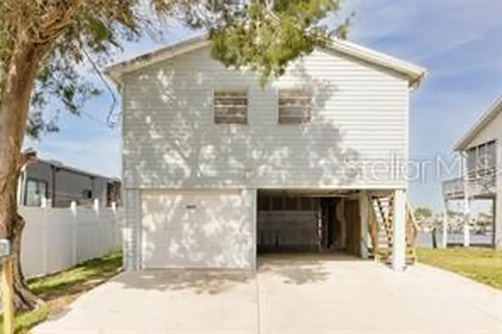 14217 Hendry Court Hudson FL 34667
