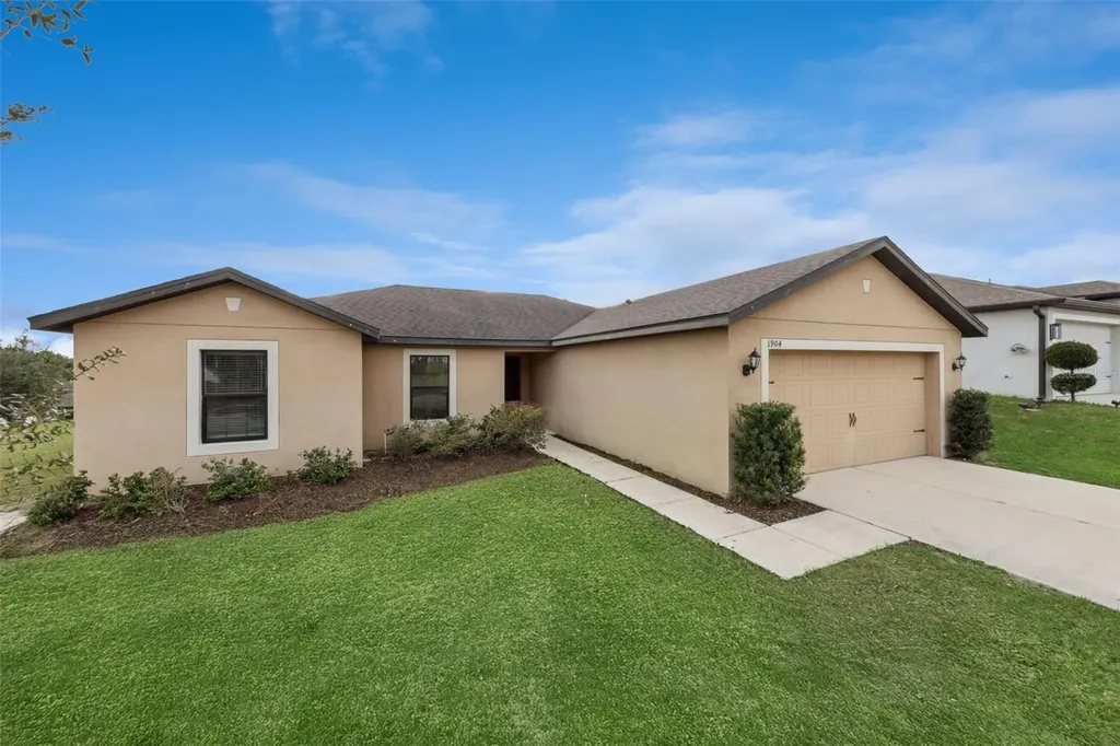 1904 Piedmont Court Mascotte FL 34753