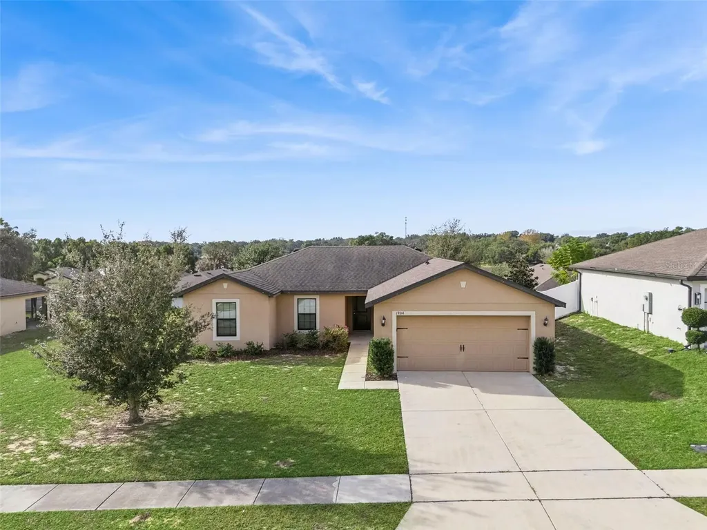 1904 Piedmont Court Mascotte FL 34753