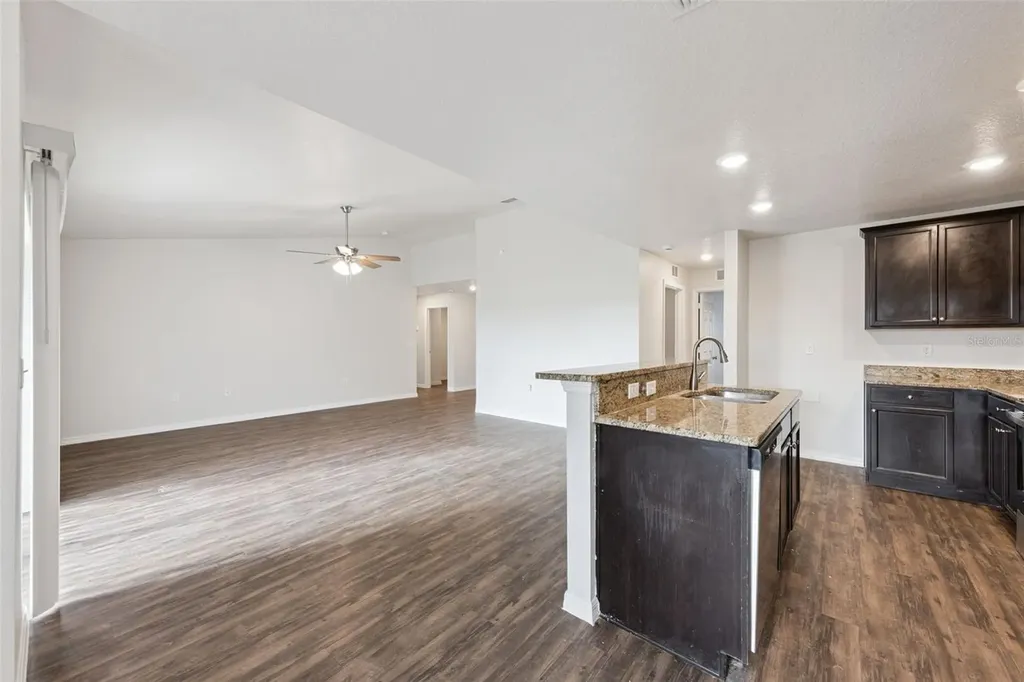 1904 Piedmont Court Mascotte FL 34753