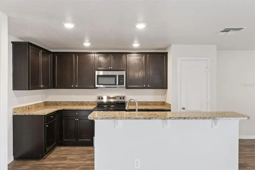 1904 Piedmont Court Mascotte FL 34753