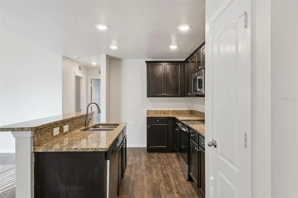 1904 Piedmont Court Mascotte FL 34753