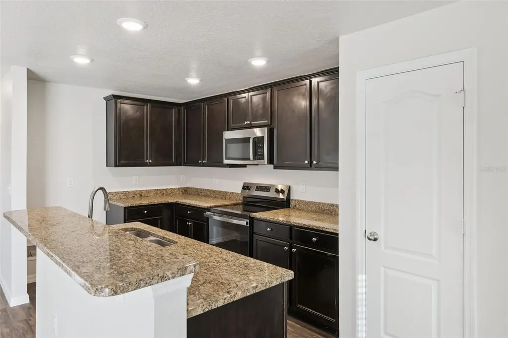 1904 Piedmont Court Mascotte FL 34753