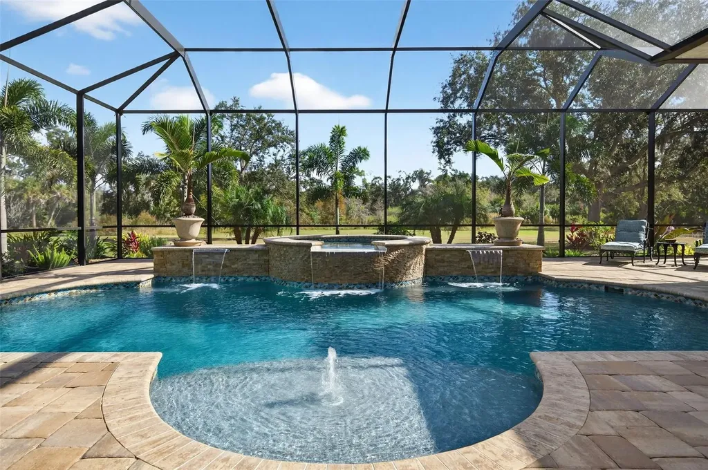 6677 Mandarin Road Sarasota FL 34238