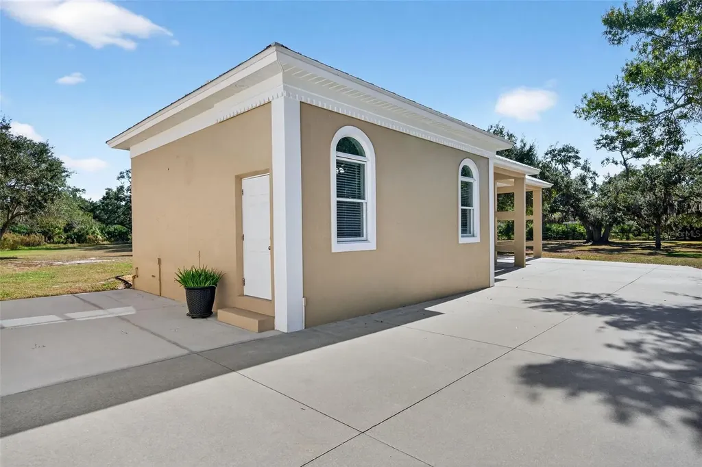 6677 Mandarin Road Sarasota FL 34238