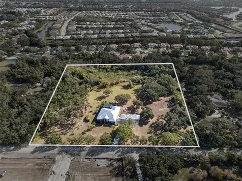 6677 Mandarin Road Sarasota FL 34238