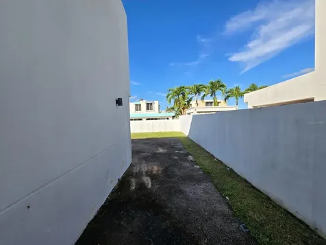 9 E Rio La Plata Canovanas PR 00729