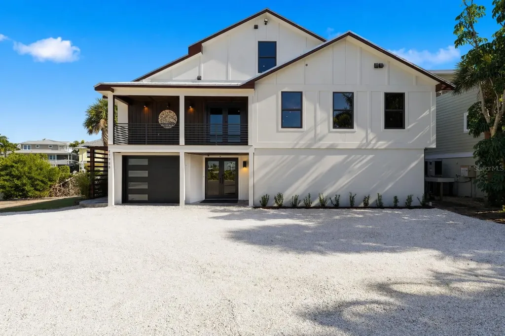 2795 N Beach Road Englewood FL 34223