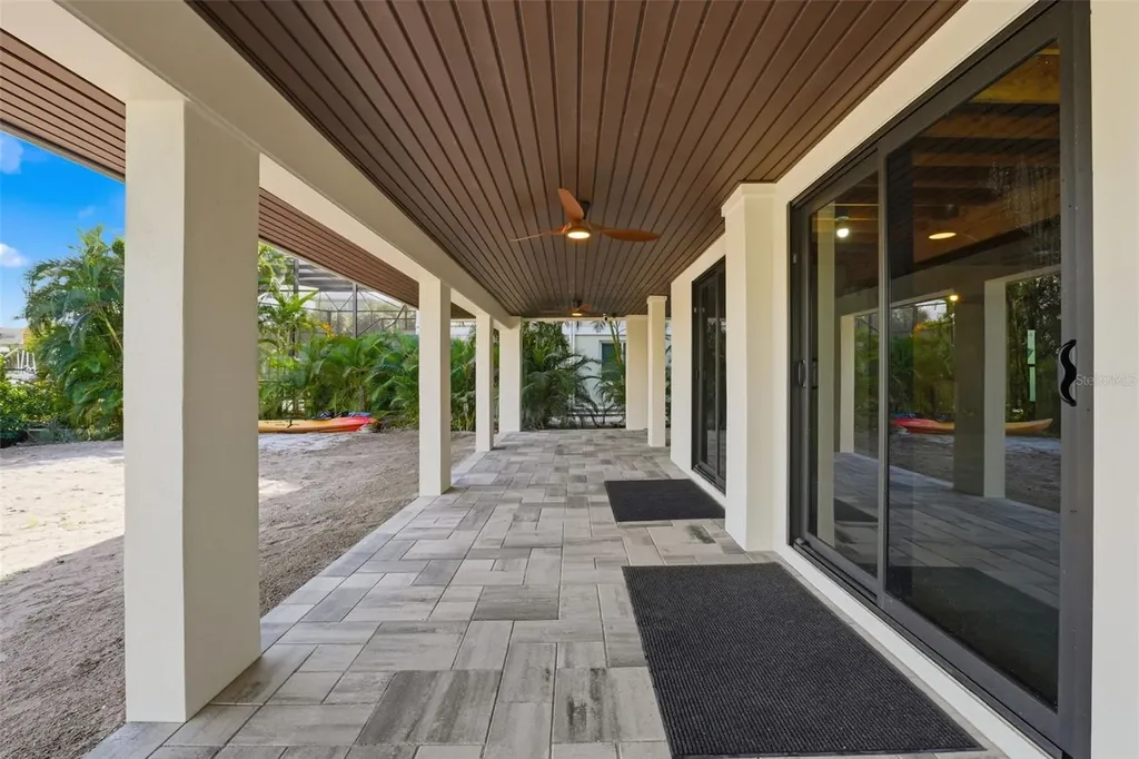 2795 N Beach Road Englewood FL 34223