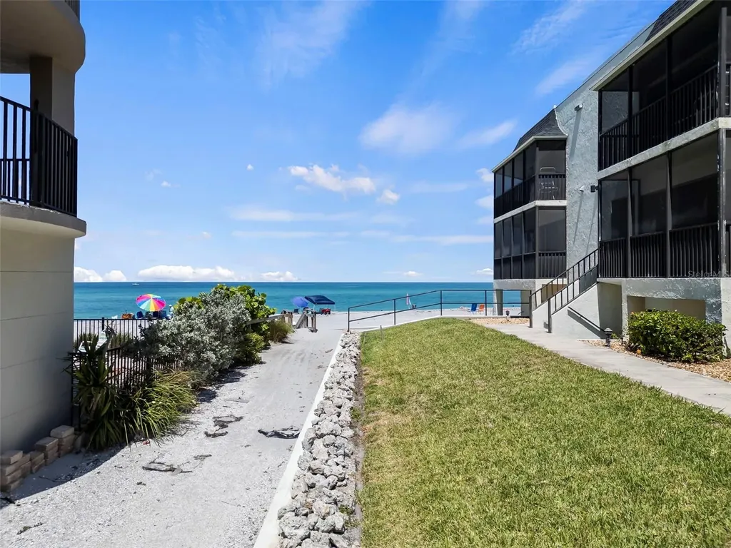 2795 N Beach Road Englewood FL 34223