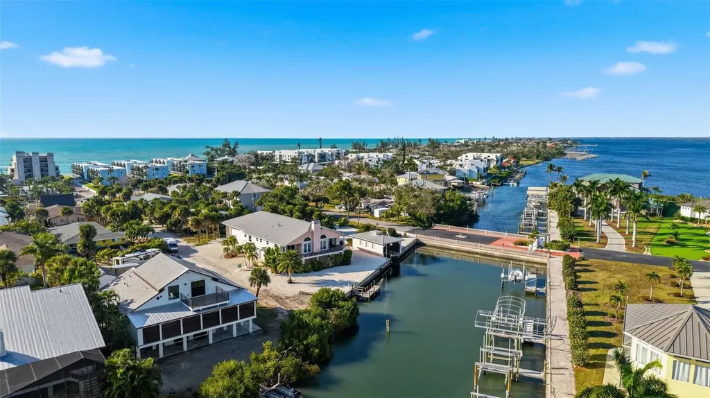 2795 N Beach Road Englewood FL 34223