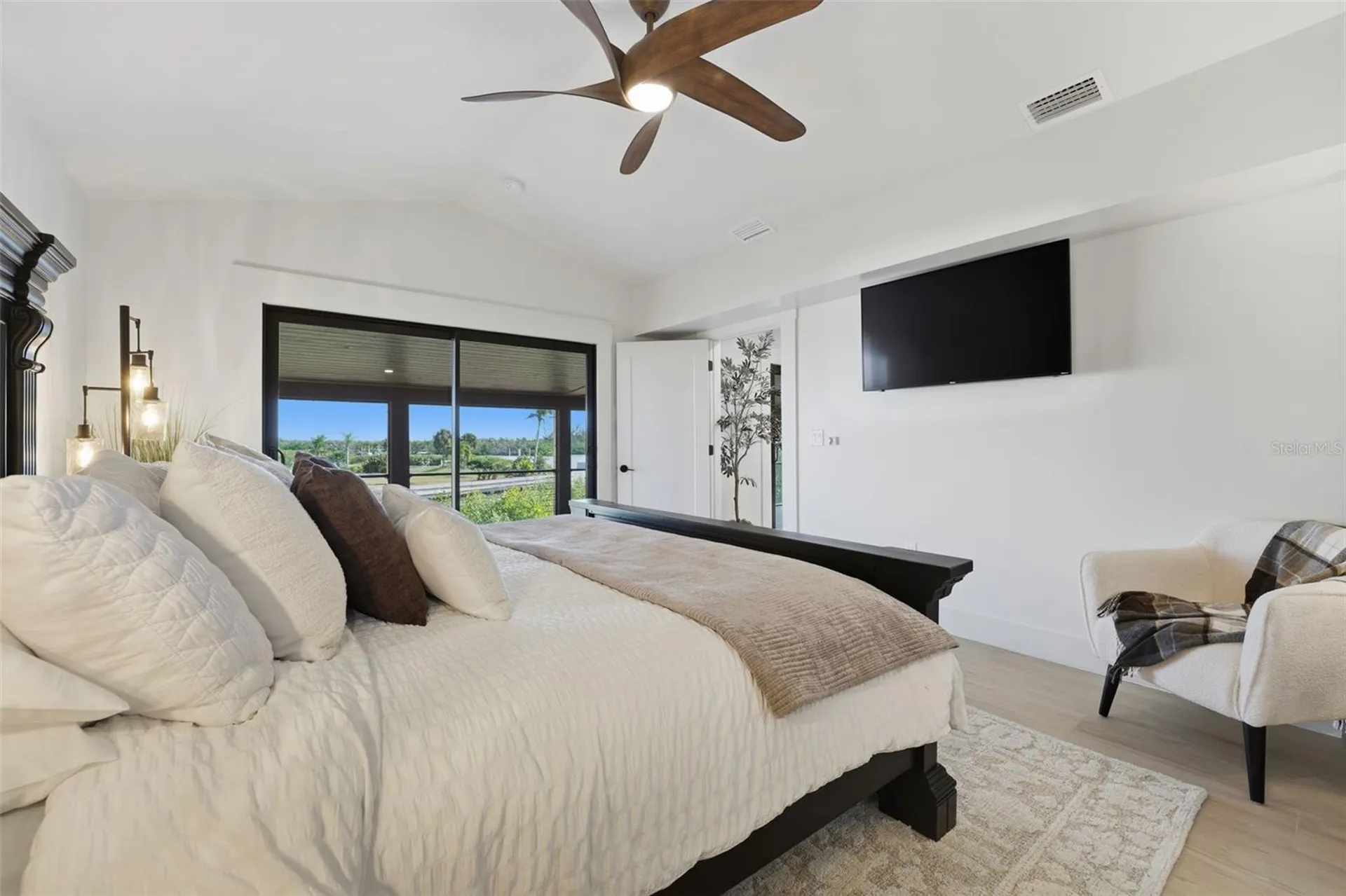2795 N Beach Road Englewood FL 34223