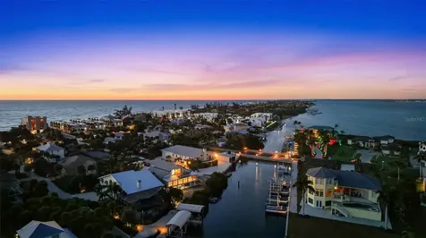 2795 N Beach Road Englewood FL 34223