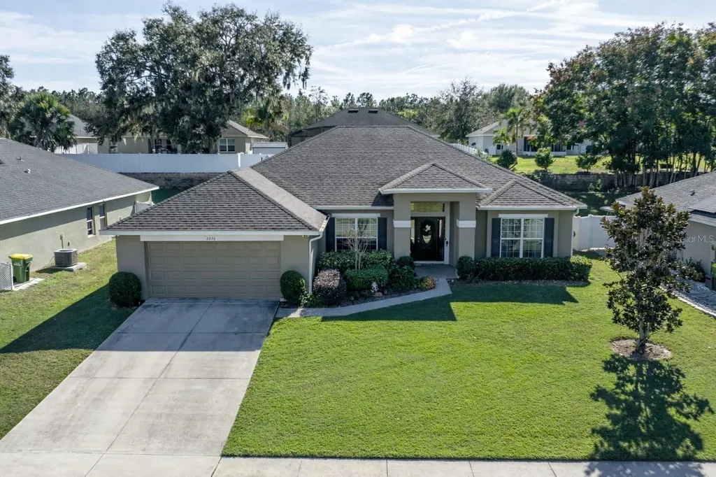 2030 Angel Fish Loop Leesburg FL 34748