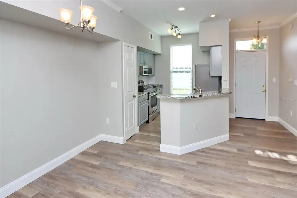 9088 Lake Chase Island Way Tampa FL 33626