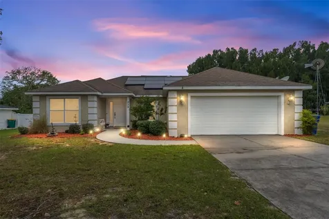 939 Dora Avenue Tavares FL 32778