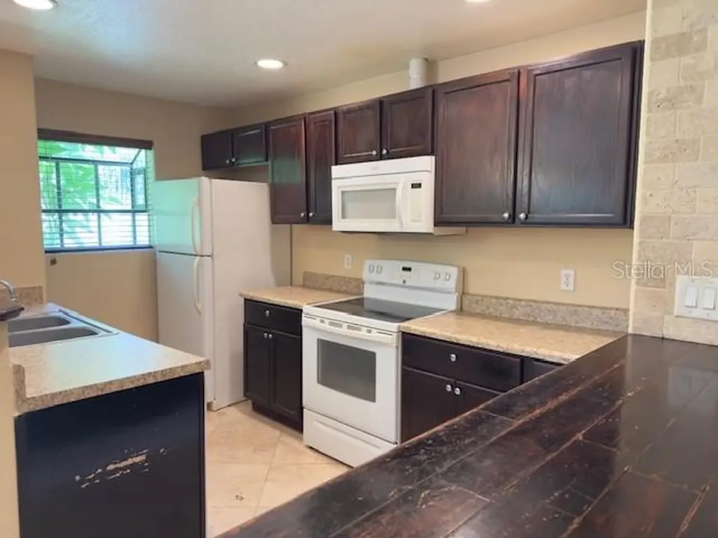 200 Afton Square Altamonte Springs FL 32714