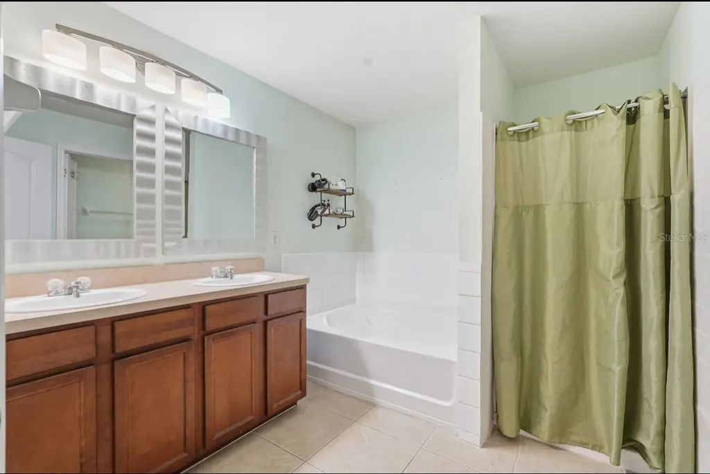 1740 Bonita Bluff Court Ruskin FL 33570
