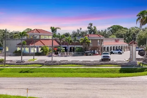 N Tamiami Trail Nokomis FL 34275