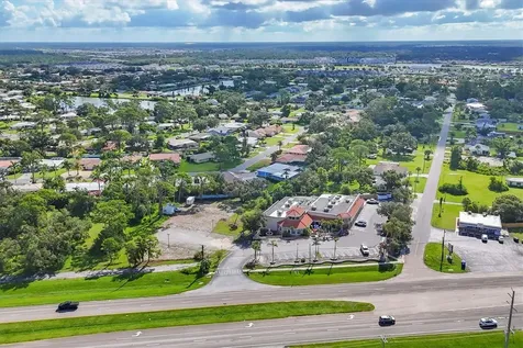 N Tamiami Trail Nokomis FL 34275