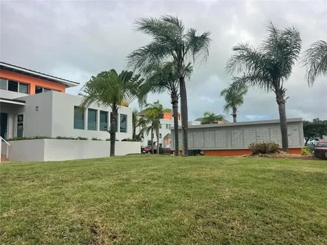 COND.180 Carretera 194 Pr 180- Carr. Estatal No. 194 Estates Fajardo PR 00738