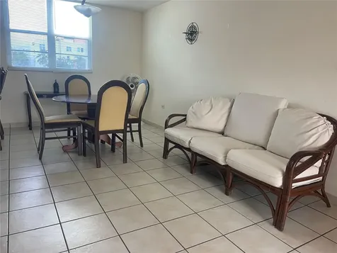 COND.180 Carretera 194 Pr 180- Carr. Estatal No. 194 Estates Fajardo PR 00738