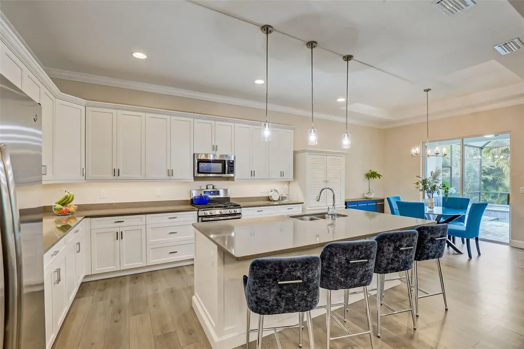 7725 Sandhill Lake Drive Sarasota FL 34241