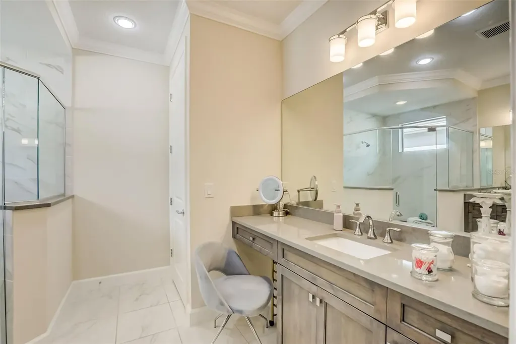 7725 Sandhill Lake Drive Sarasota FL 34241
