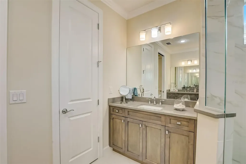 7725 Sandhill Lake Drive Sarasota FL 34241