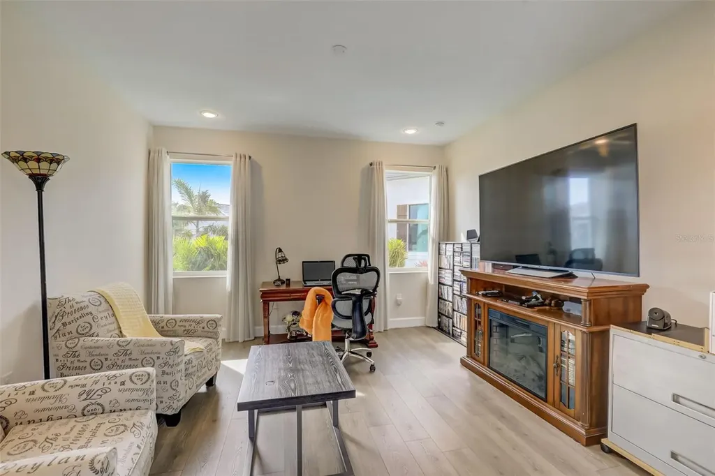 7725 Sandhill Lake Drive Sarasota FL 34241