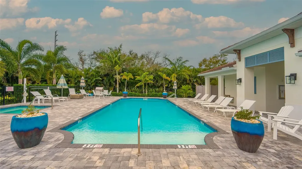 7725 Sandhill Lake Drive Sarasota FL 34241