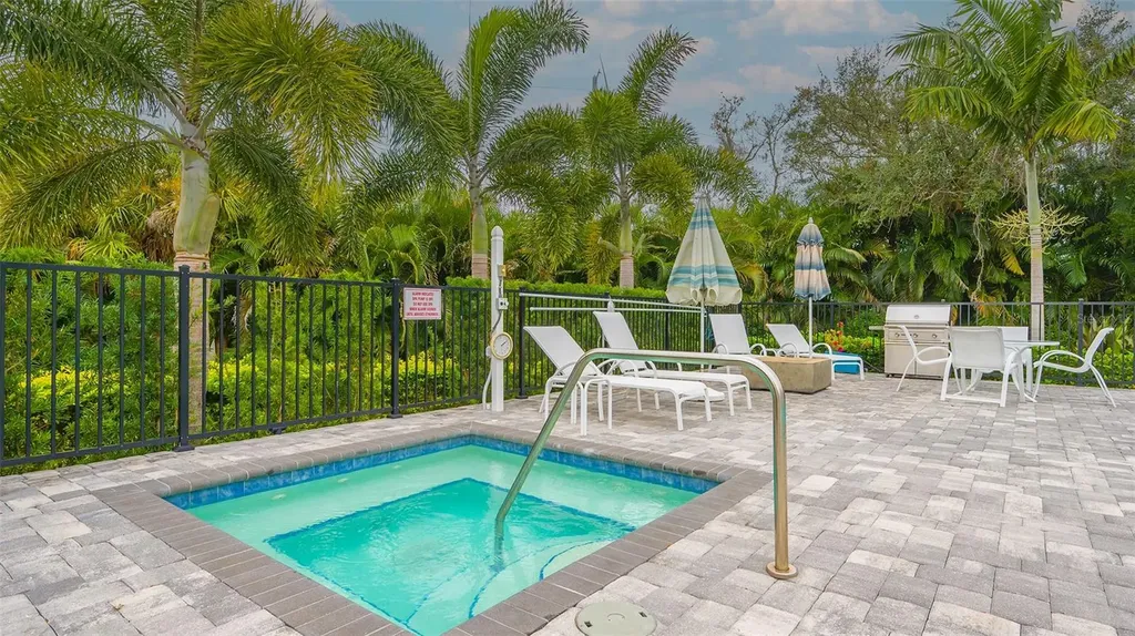 7725 Sandhill Lake Drive Sarasota FL 34241