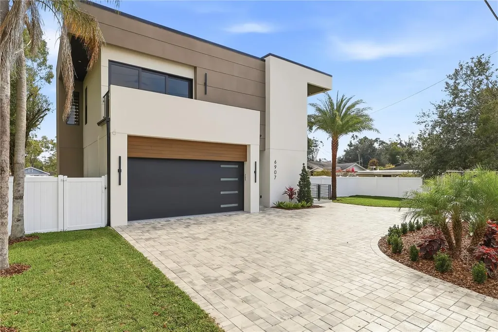6907 N Boulevard Tampa FL 33604