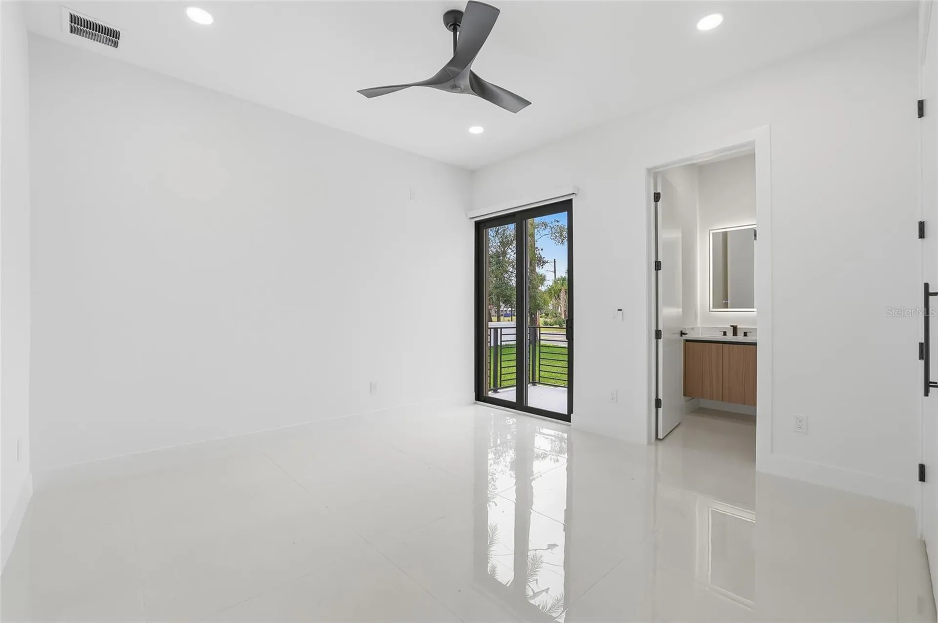 6907 N Boulevard Tampa FL 33604