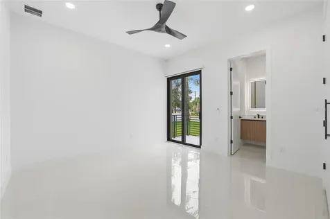 6907 N Boulevard Tampa FL 33604