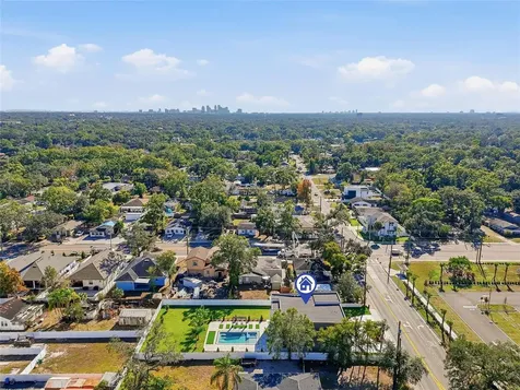 6907 N Boulevard Tampa FL 33604