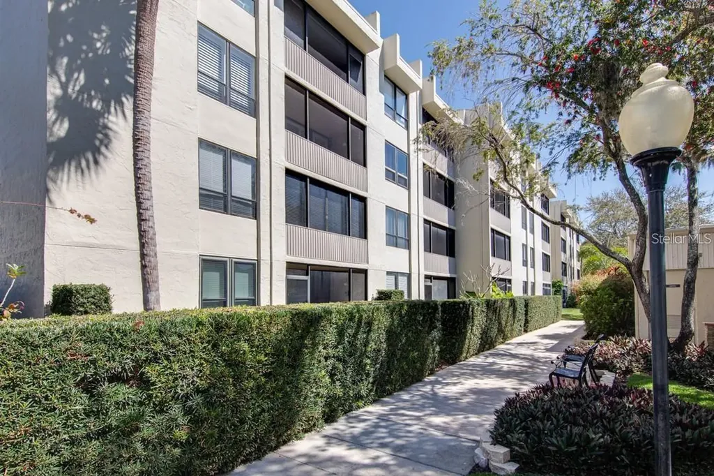 2615 Cove Cay Drive Clearwater FL 33760
