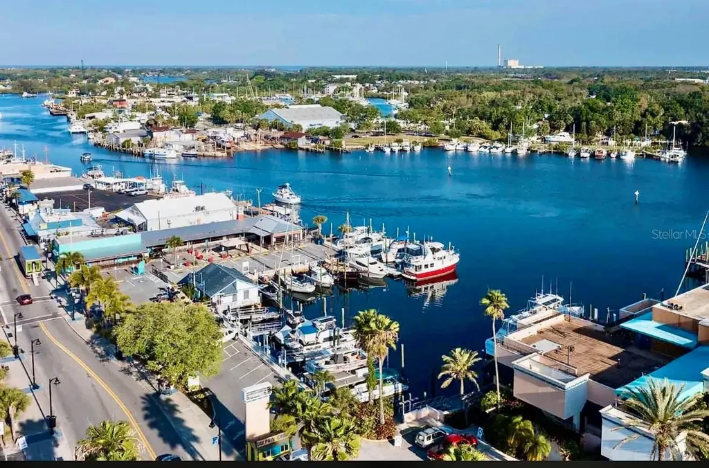 W Spruce Street Tarpon Springs FL 34689