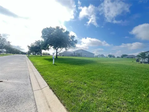 37298 Hidden View Circle Dade City FL 33523